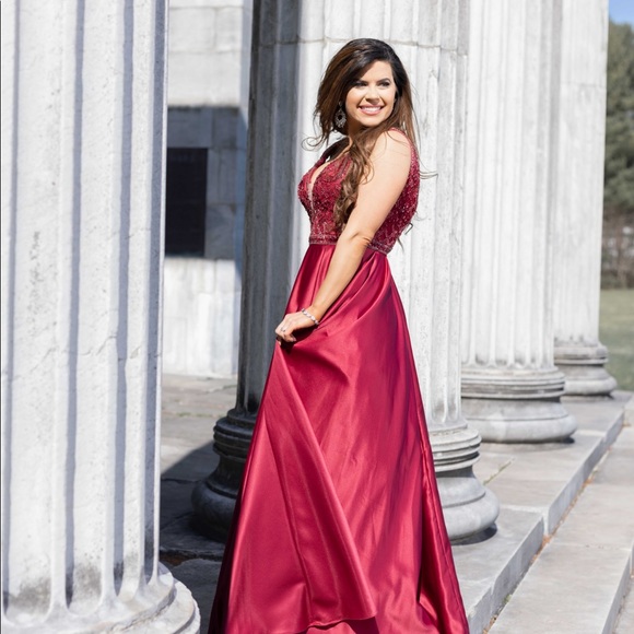 Red Pageant Gown - Picture 9 of 16